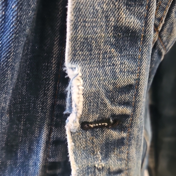 Vintage Levi’s Denim Trucker Jacket • Made in USA • 80s/90s Y2K - Picture 5 of 15